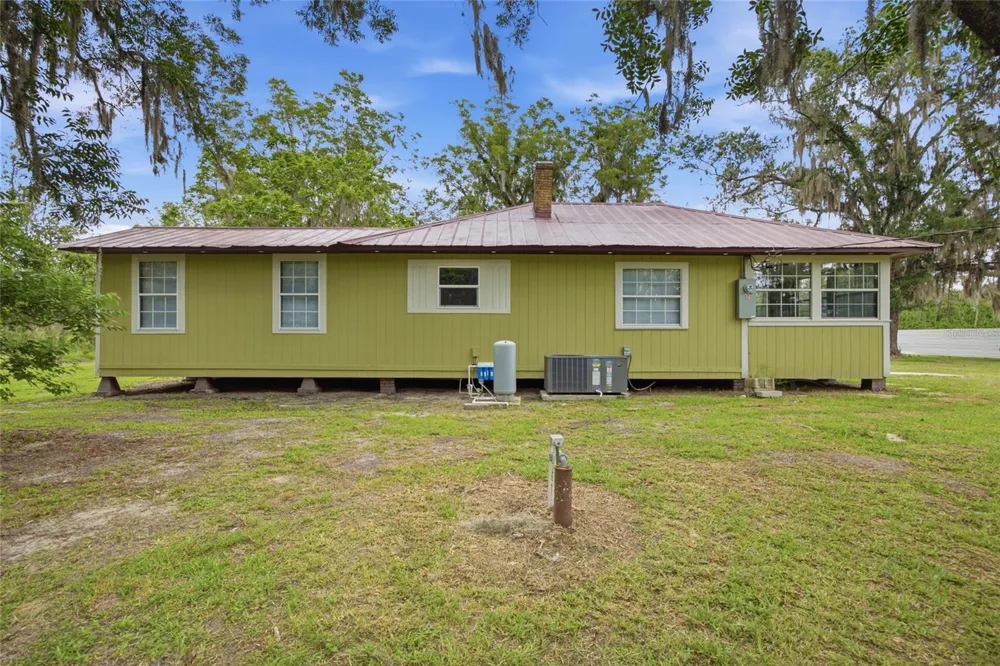 13216 NE 140TH STREET Waldo, FL 32694