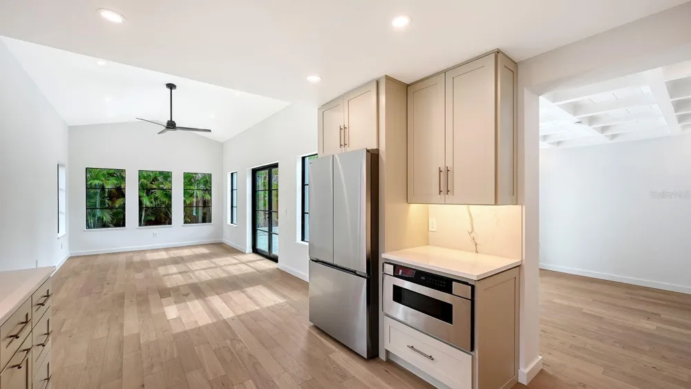 1041 INDIAN BEACH DRIVE Sarasota, FL 34234