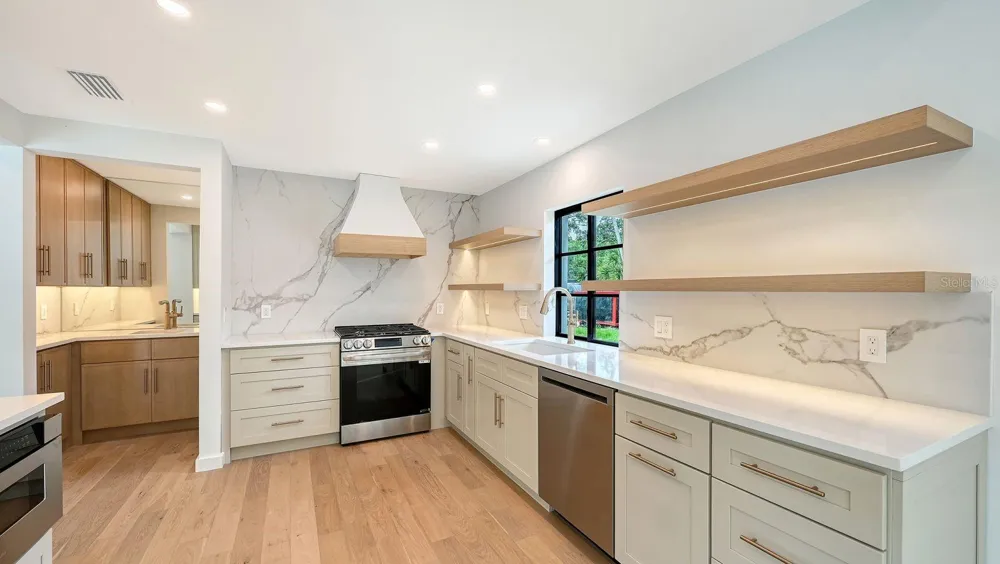 1041 INDIAN BEACH DRIVE Sarasota, FL 34234