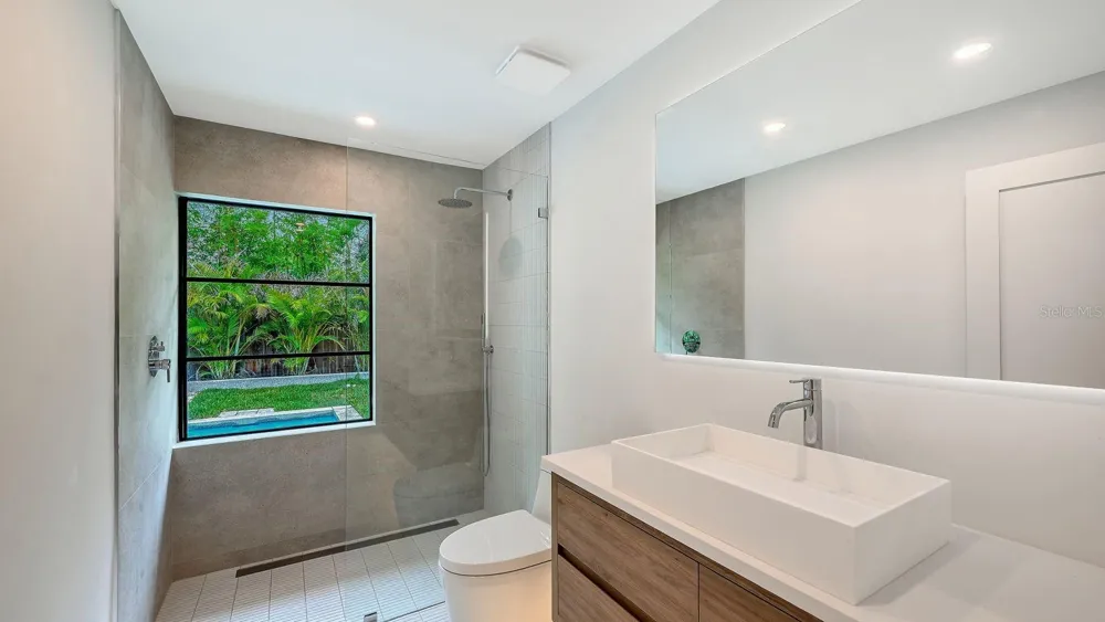 1041 INDIAN BEACH DRIVE Sarasota, FL 34234