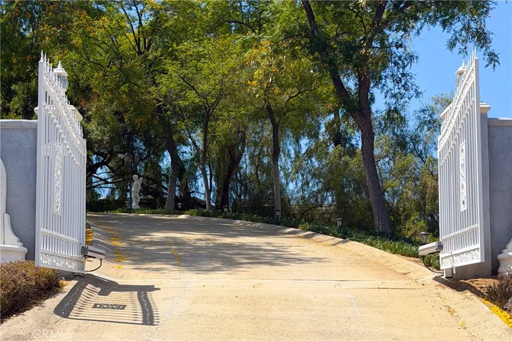 20881 Mandeville Lake Mathews, CA 92570