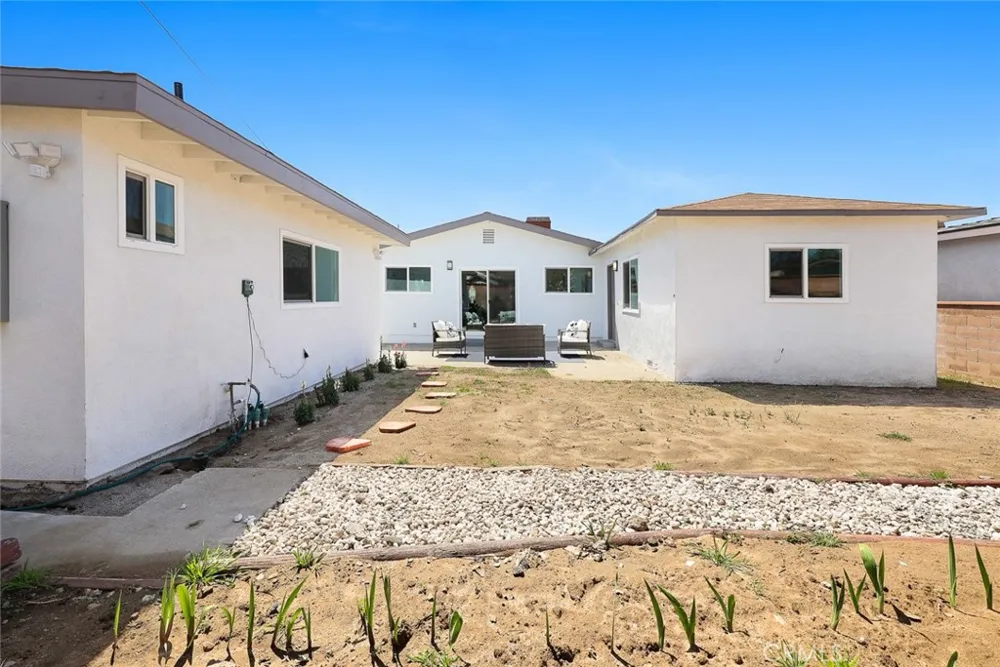 1227 E Grovecenter West Covina, CA 91790