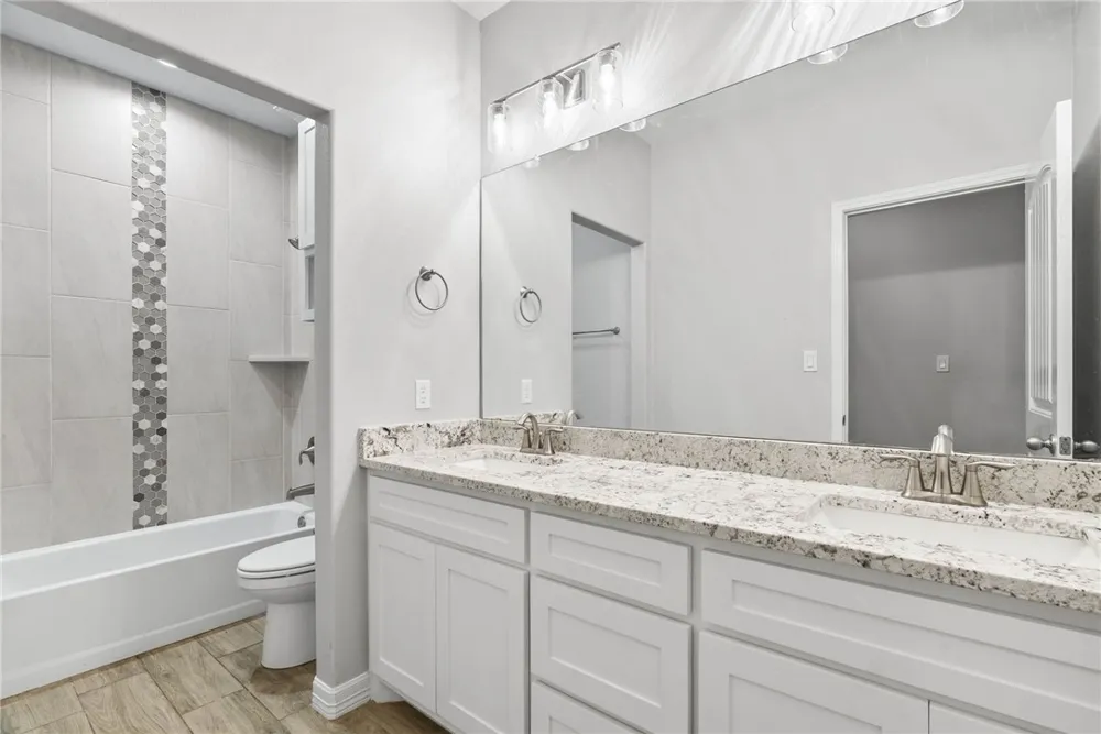 100 Speargrass Odem, TX 78370
