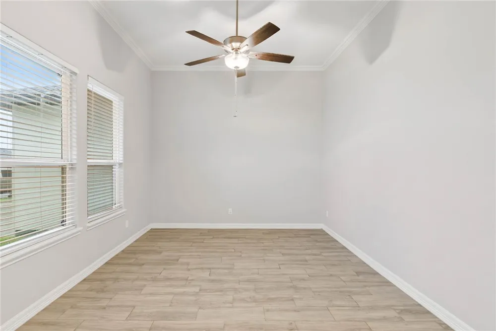 100 Speargrass Odem, TX 78370