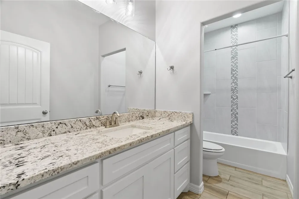 100 Speargrass Odem, TX 78370
