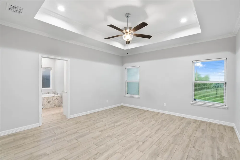 100 Speargrass Odem, TX 78370