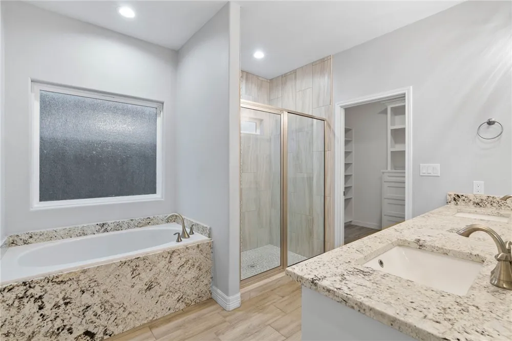 100 Speargrass Odem, TX 78370