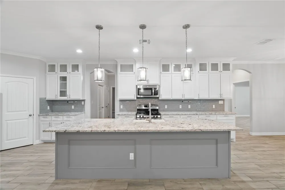 100 Speargrass Odem, TX 78370