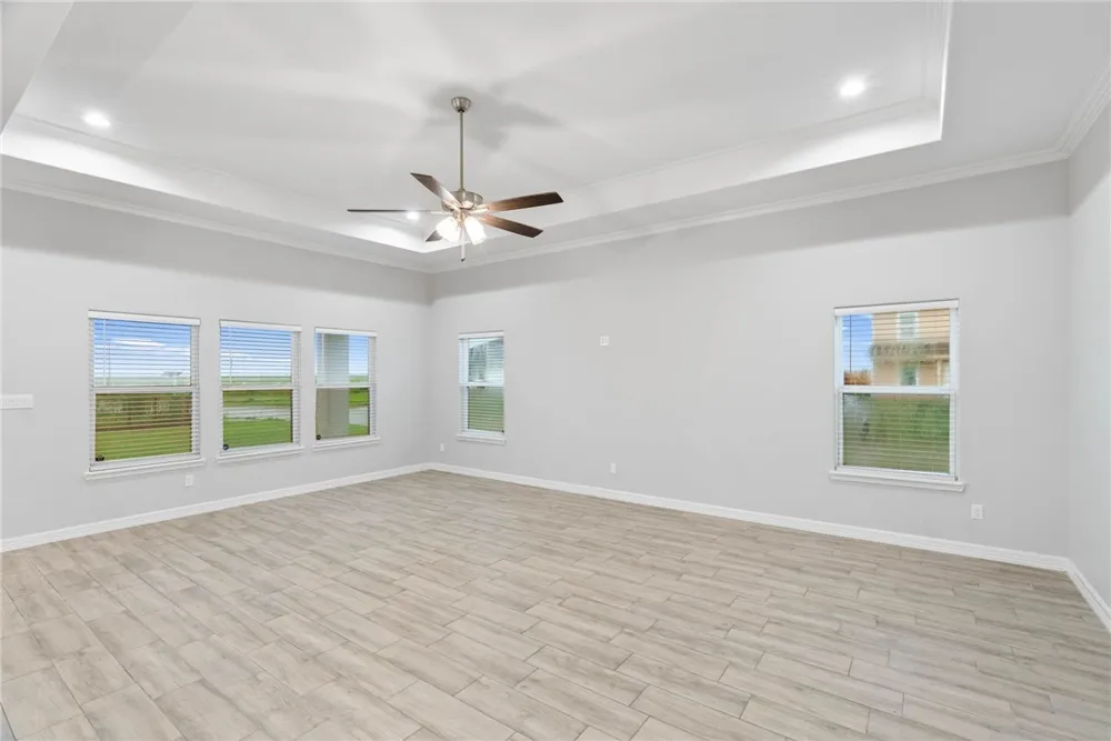 100 Speargrass Odem, TX 78370