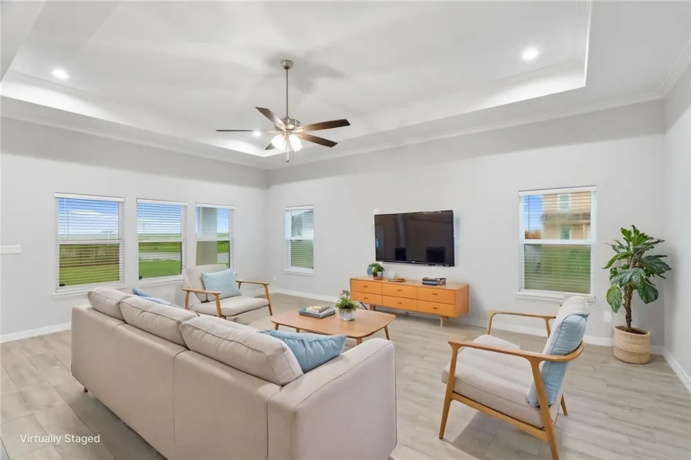 100 Speargrass Odem, TX 78370