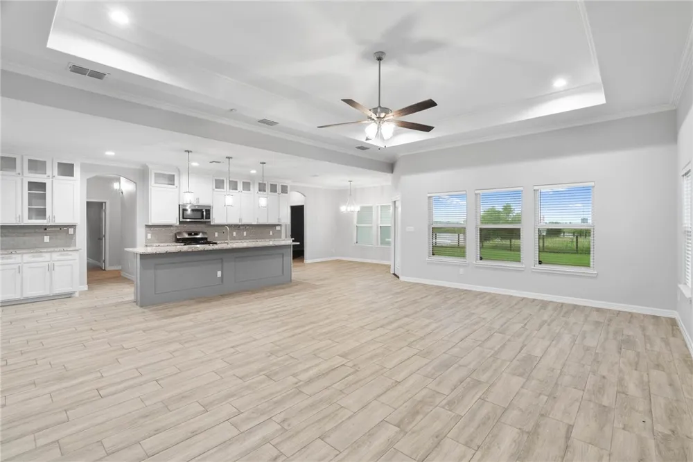 100 Speargrass Odem, TX 78370