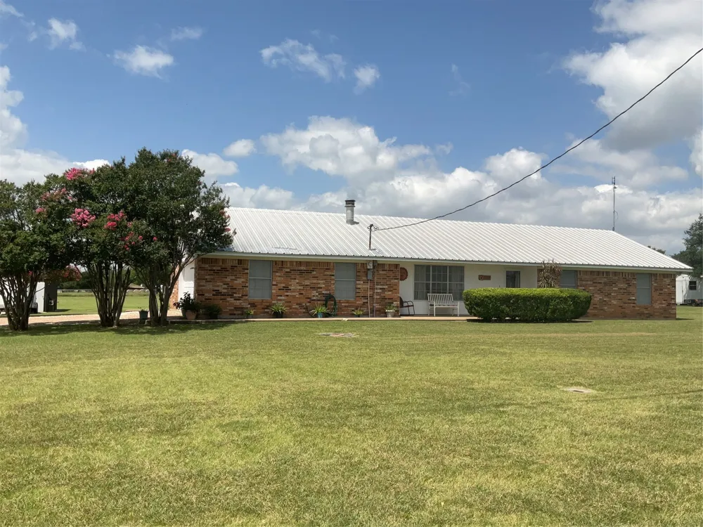 14261 Wortham Bend Road China Spring, TX 76633