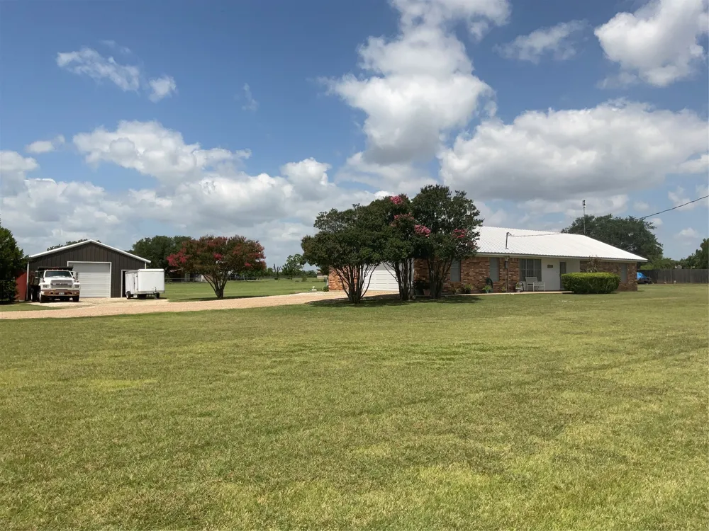 14261 Wortham Bend Road China Spring, TX 76633