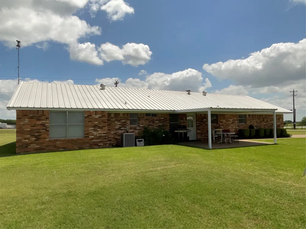 14261 Wortham Bend Road China Spring, TX 76633