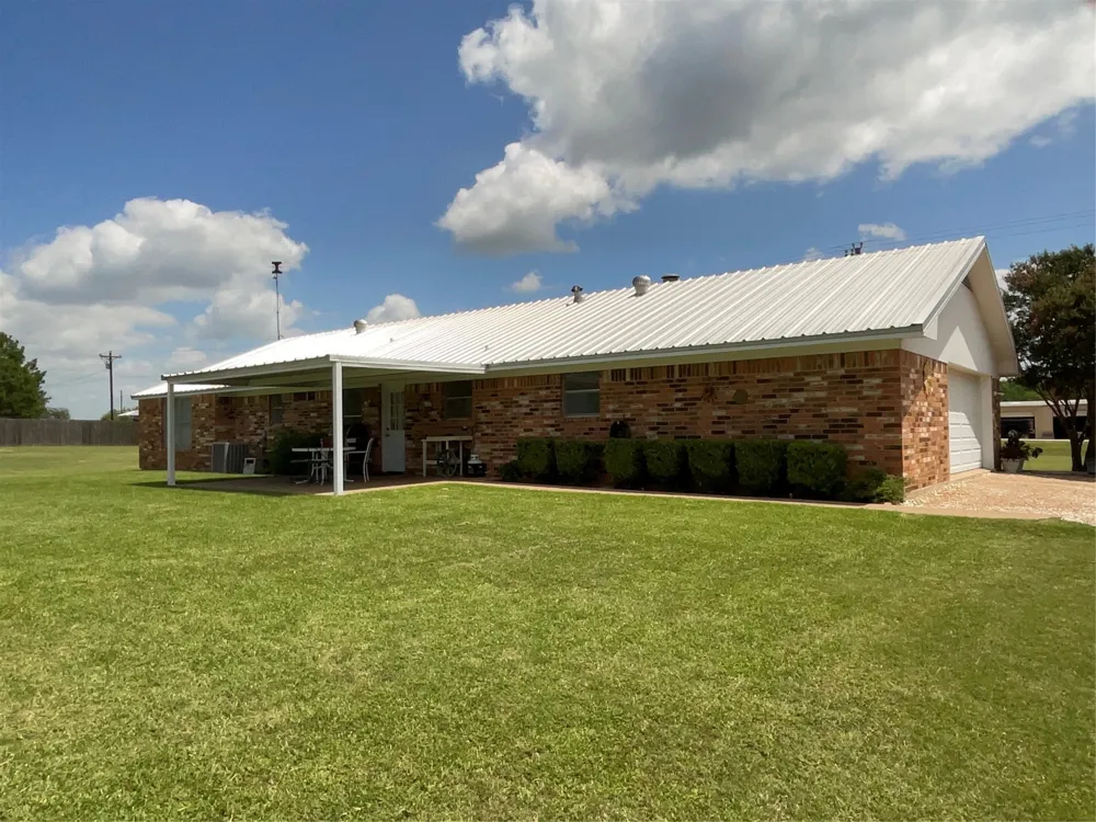 14261 Wortham Bend Road China Spring, TX 76633