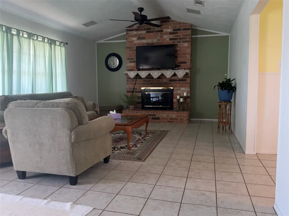 14261 Wortham Bend Road China Spring, TX 76633
