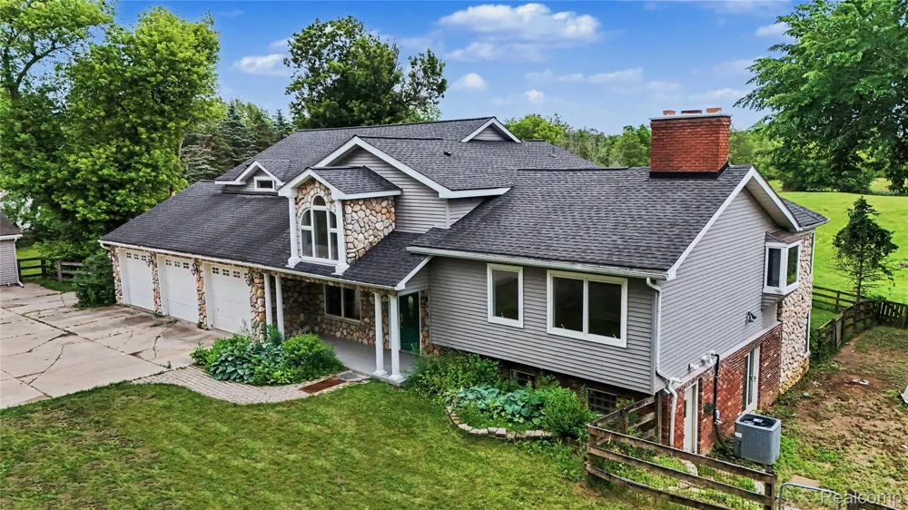 3556 E Dryden Road Dryden Township, MI 48455