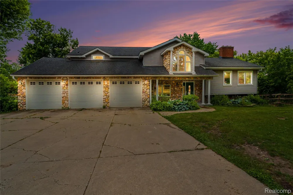 3556 E Dryden Road Dryden Township, MI 48455