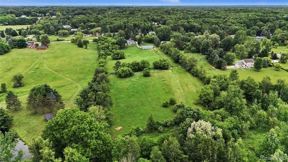 3556 E Dryden Road Dryden Township, MI 48455
