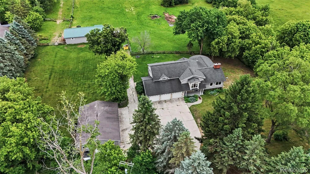 3556 E Dryden Road Dryden Township, MI 48455