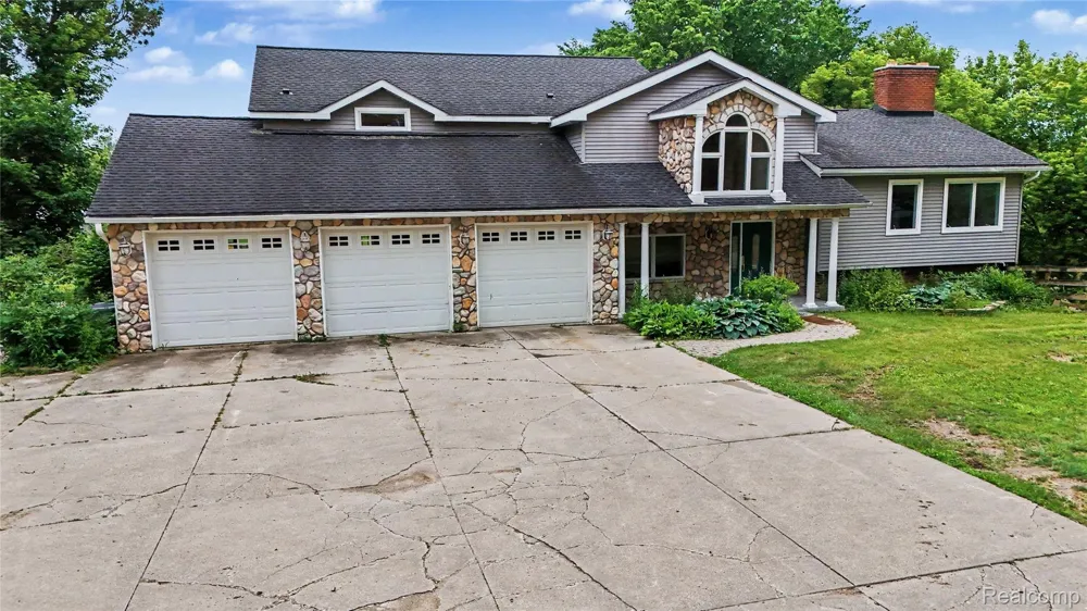 3556 E Dryden Road Dryden Township, MI 48455