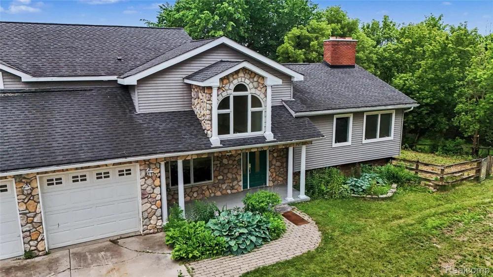 3556 E Dryden Road Dryden Township, MI 48455