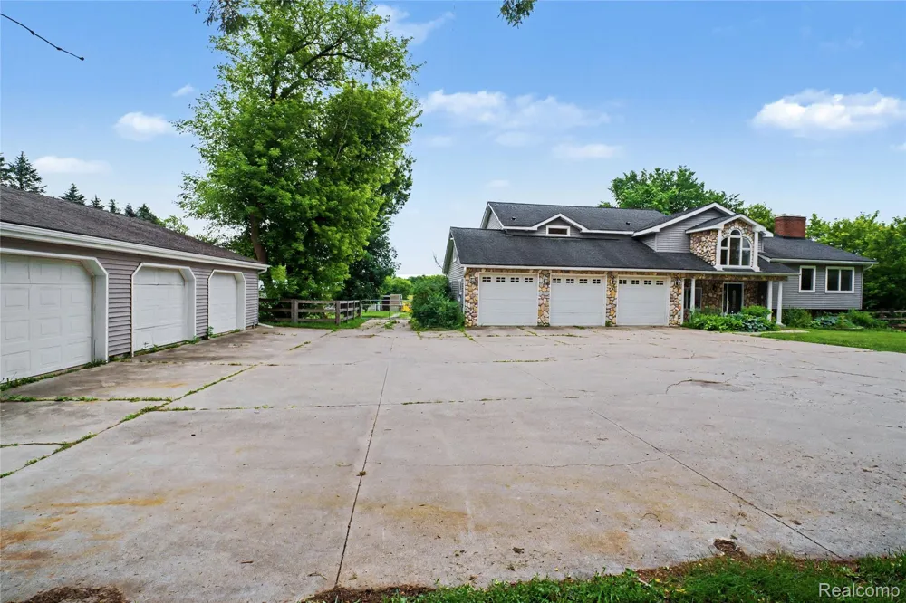 3556 E Dryden Road Dryden Township, MI 48455