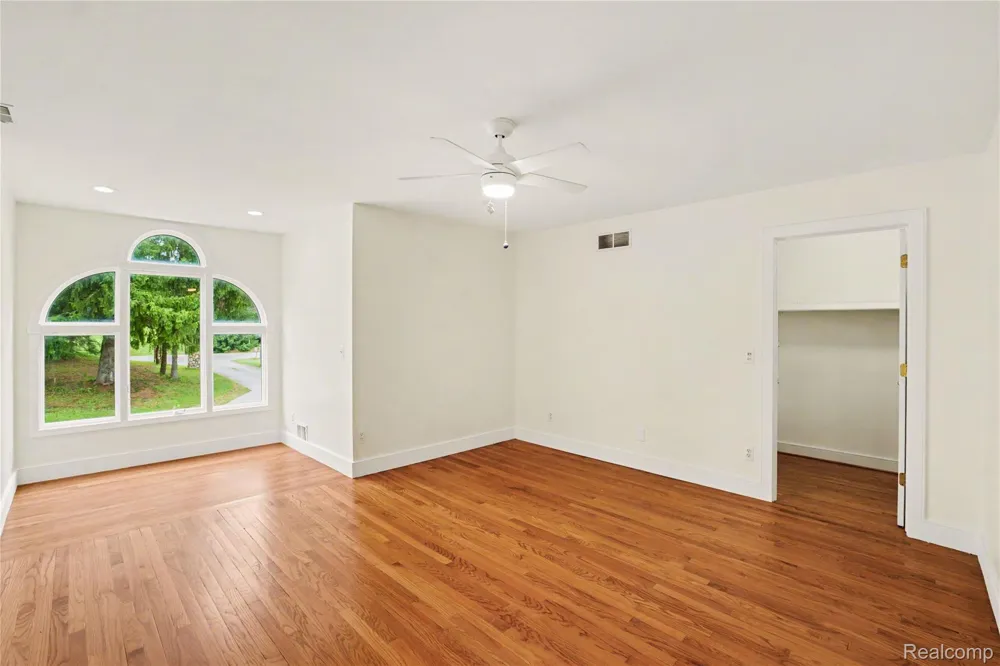 3556 E Dryden Road Dryden Township, MI 48455