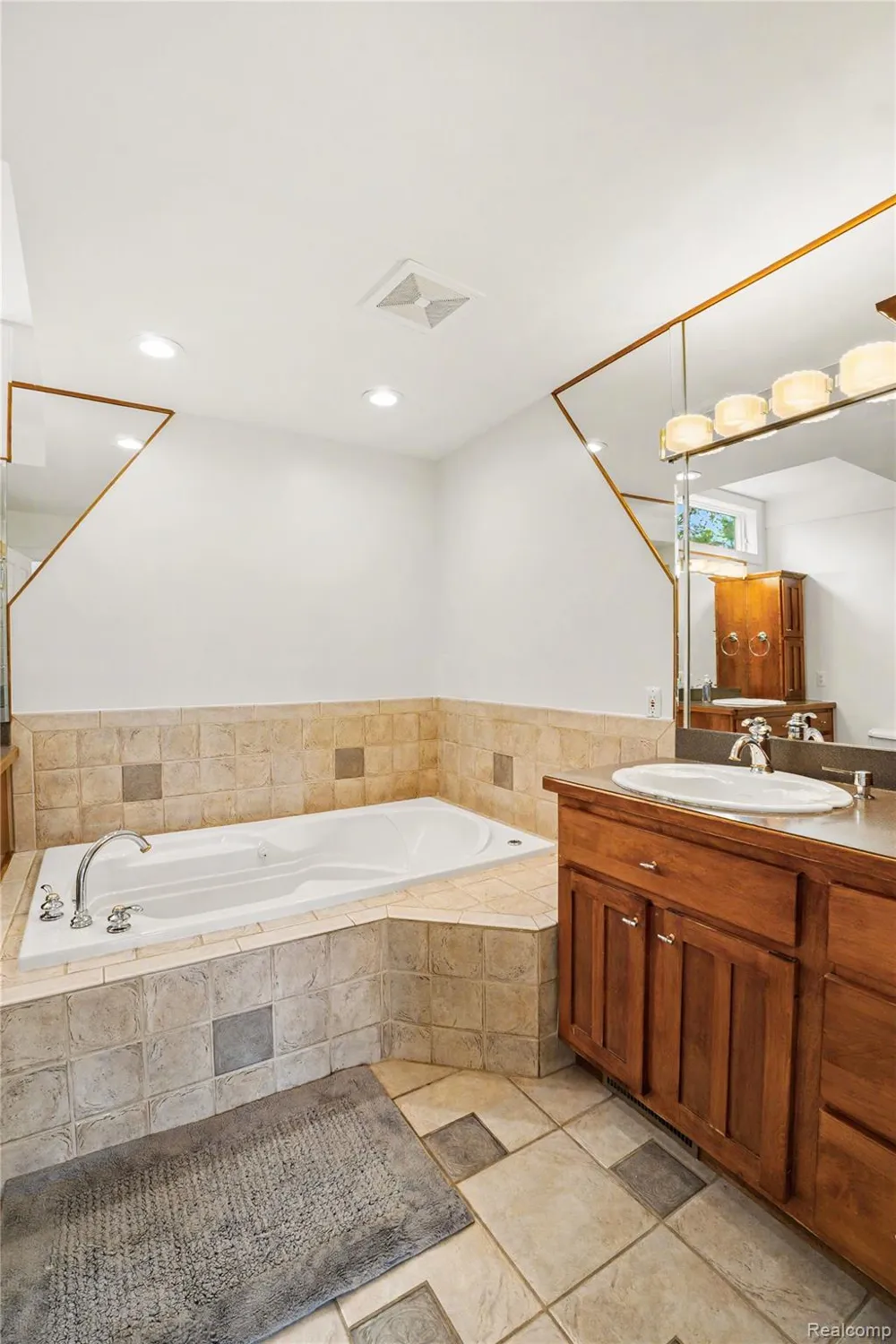 3556 E Dryden Road Dryden Township, MI 48455
