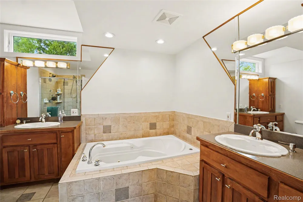 3556 E Dryden Road Dryden Township, MI 48455