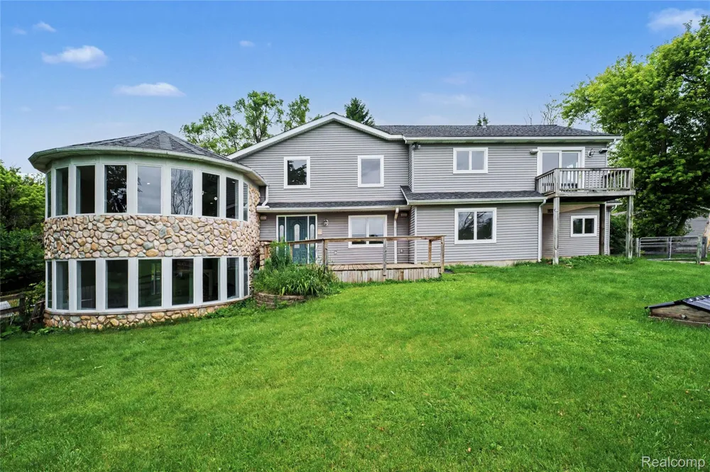 3556 E Dryden Road Dryden Township, MI 48455