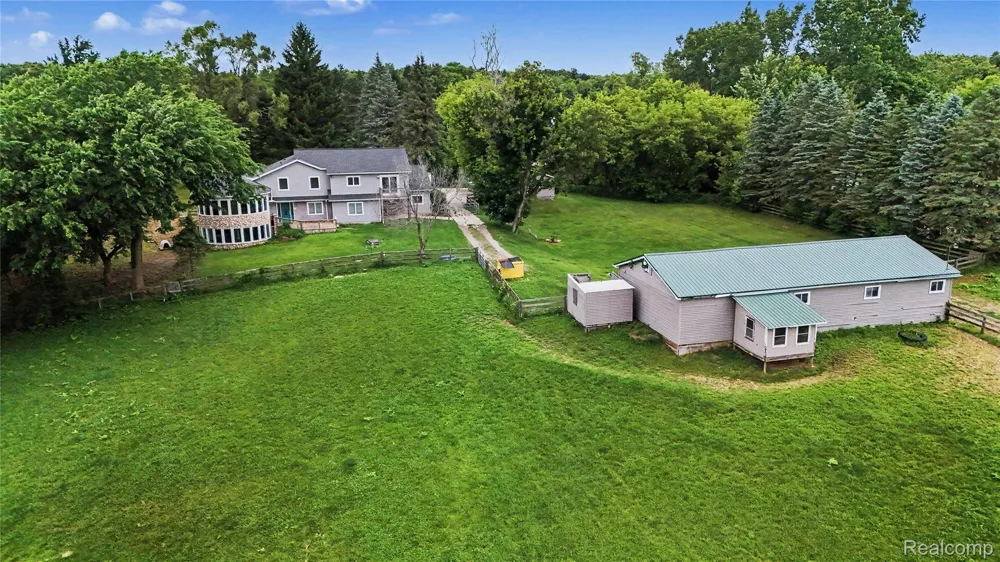 3556 E Dryden Road Dryden Township, MI 48455