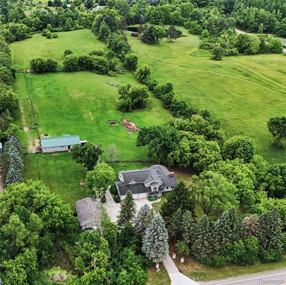 3556 E Dryden Road Dryden Township, MI 48455