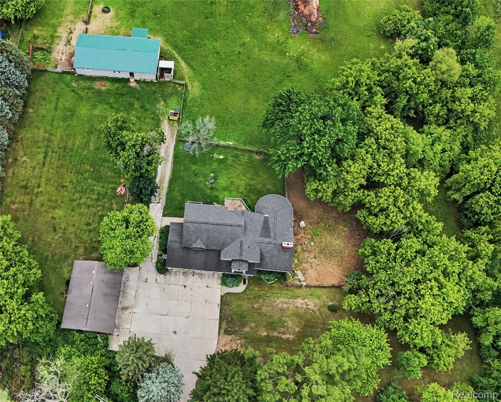 3556 E Dryden Road Dryden Township, MI 48455