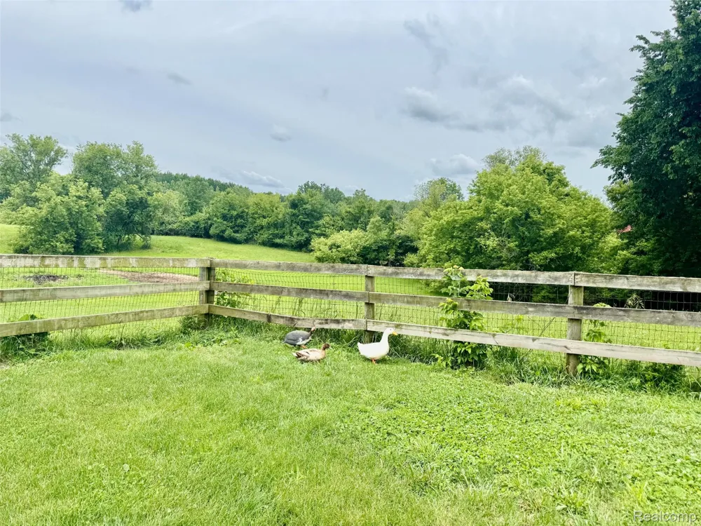 3556 E Dryden Road Dryden Township, MI 48455