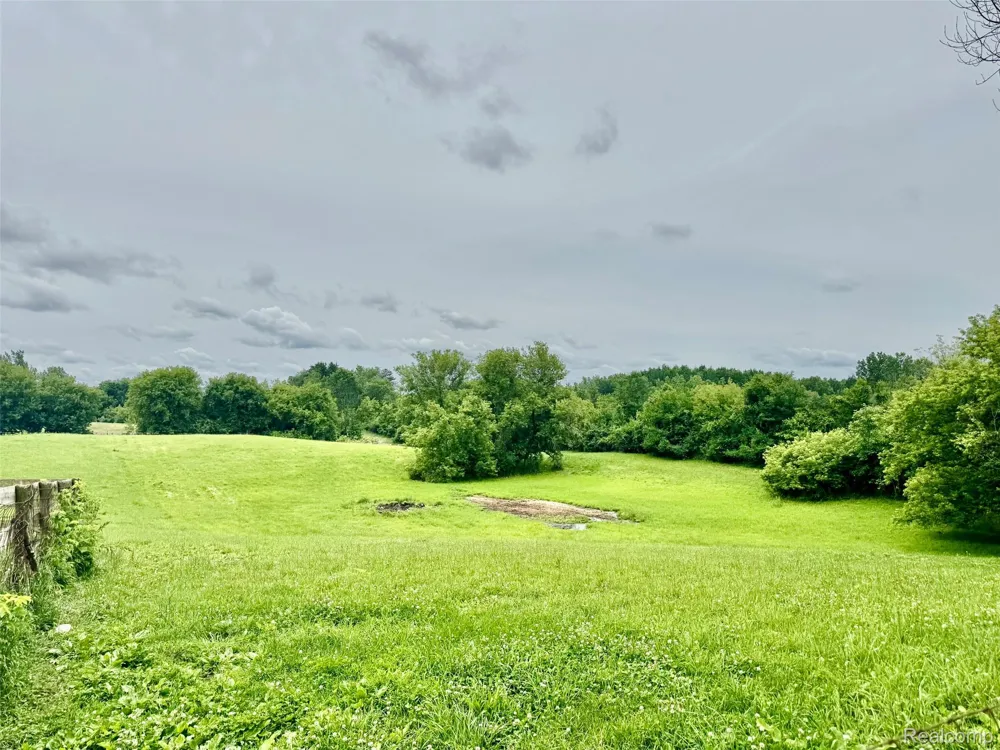 3556 E Dryden Road Dryden Township, MI 48455