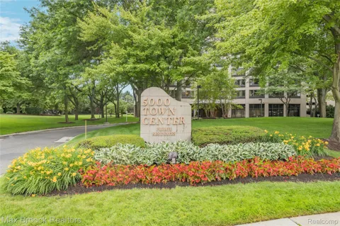 5000 Town Center #2605