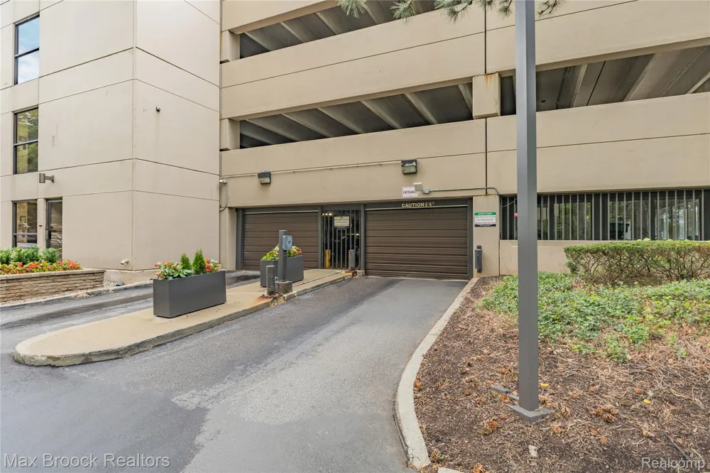 5000 Town Center #2605 Southfield City, MI 48075