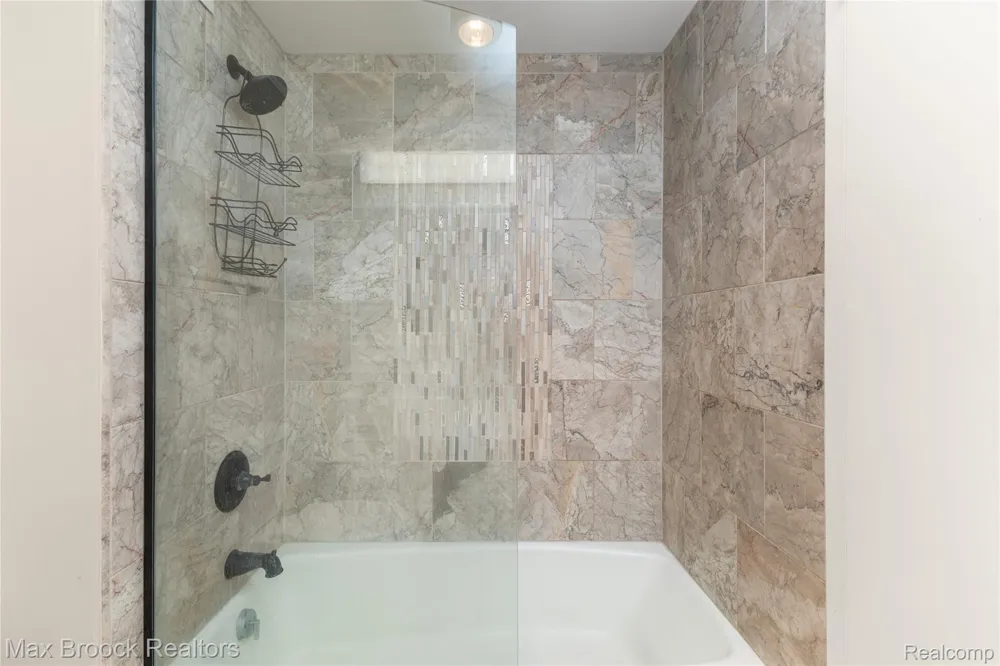 5000 Town Center #2605 Southfield City, MI 48075