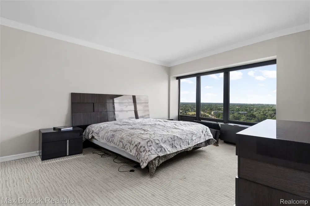 5000 Town Center #2605 Southfield City, MI 48075