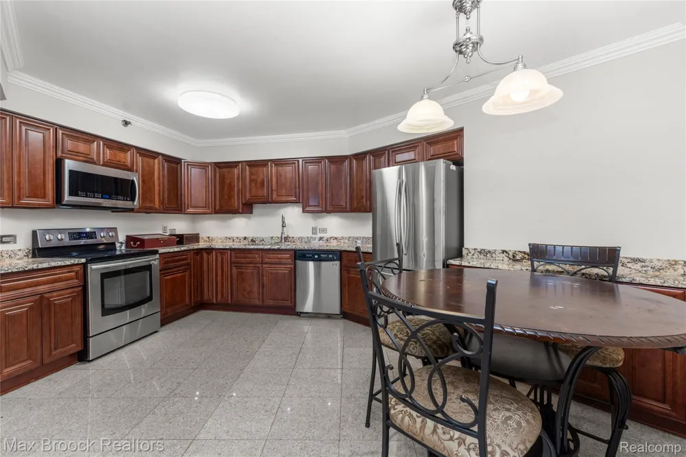5000 Town Center #2605 Southfield City, MI 48075