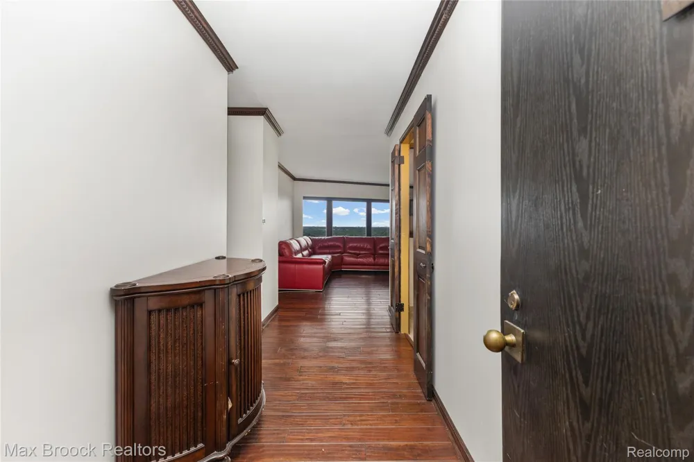 5000 Town Center #2605 Southfield City, MI 48075