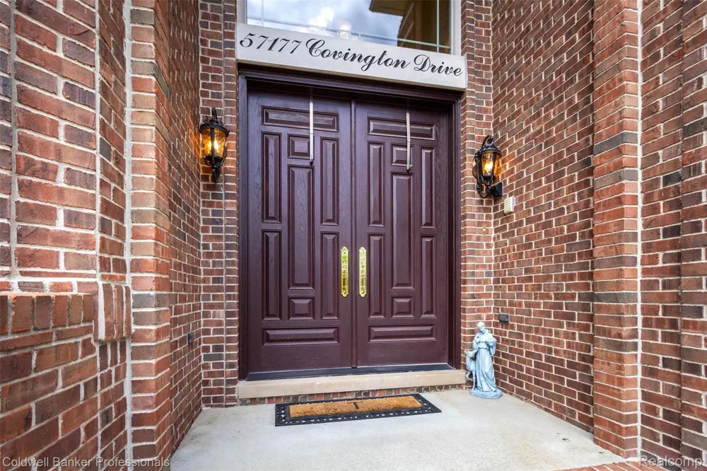 57177 Covington Drive Washington Township, MI 48094