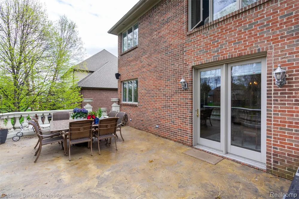 57177 Covington Drive Washington Township, MI 48094