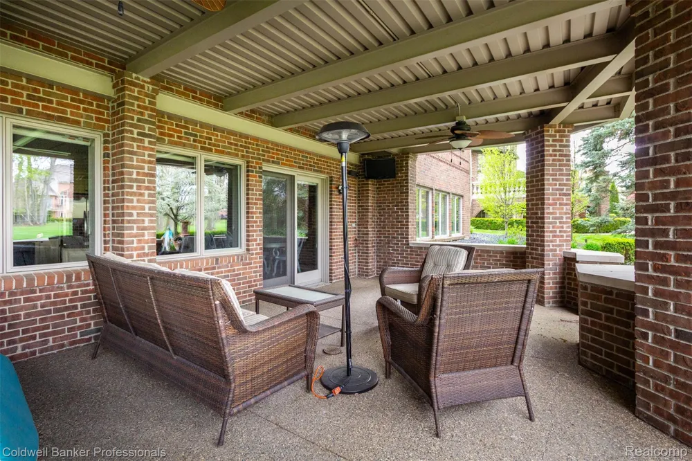 57177 Covington Drive Washington Township, MI 48094