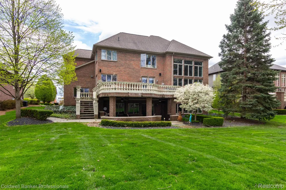 57177 Covington Drive Washington Township, MI 48094