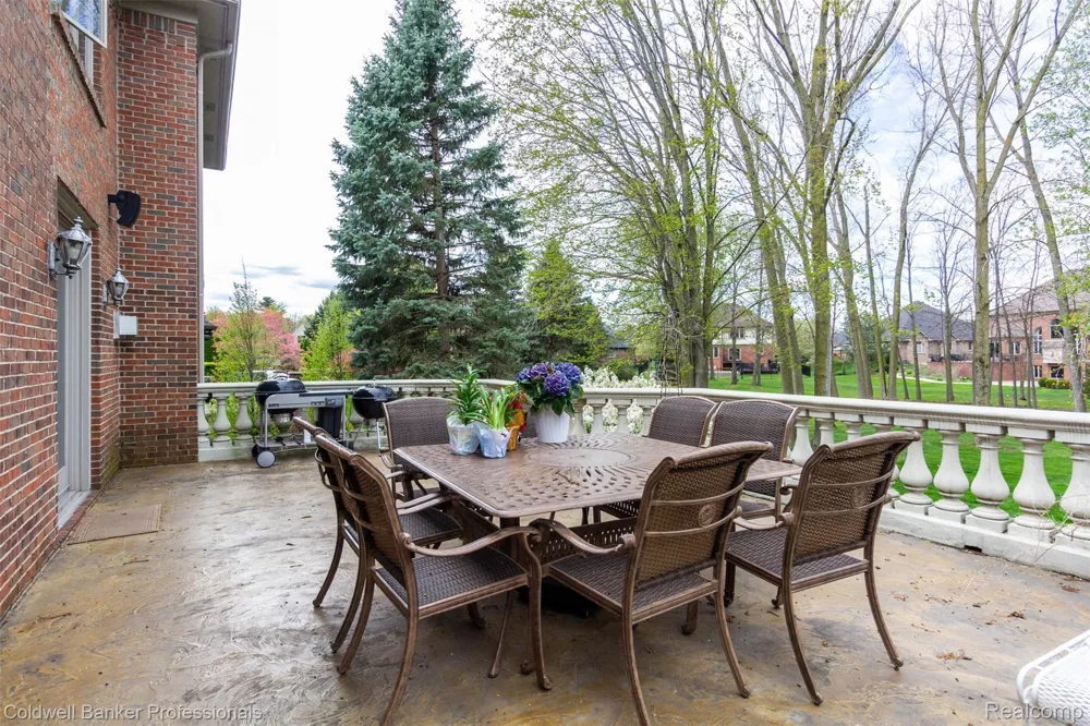 57177 Covington Drive Washington Township, MI 48094