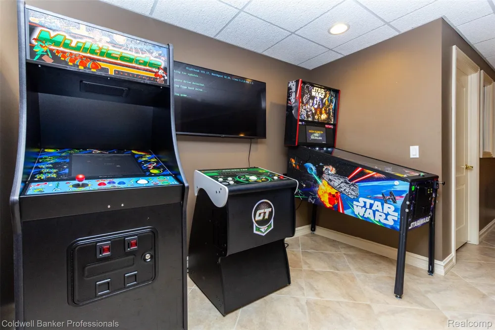 57177 Covington Drive Washington Township, MI 48094