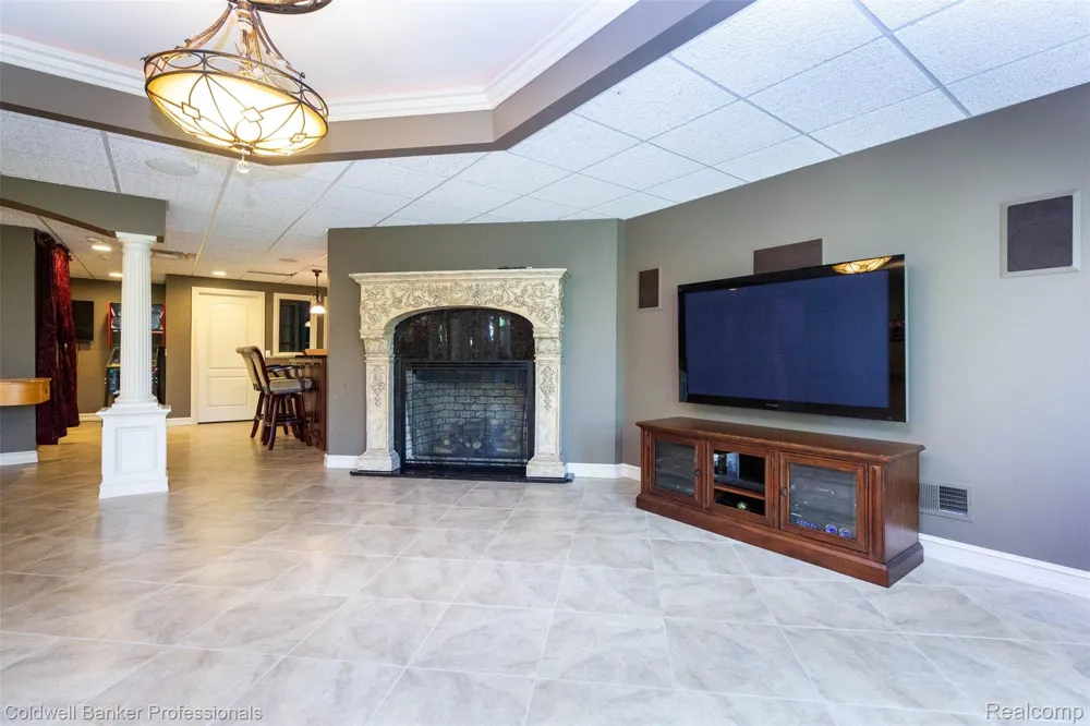 57177 Covington Drive Washington Township, MI 48094