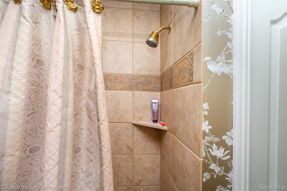 57177 Covington Drive Washington Township, MI 48094